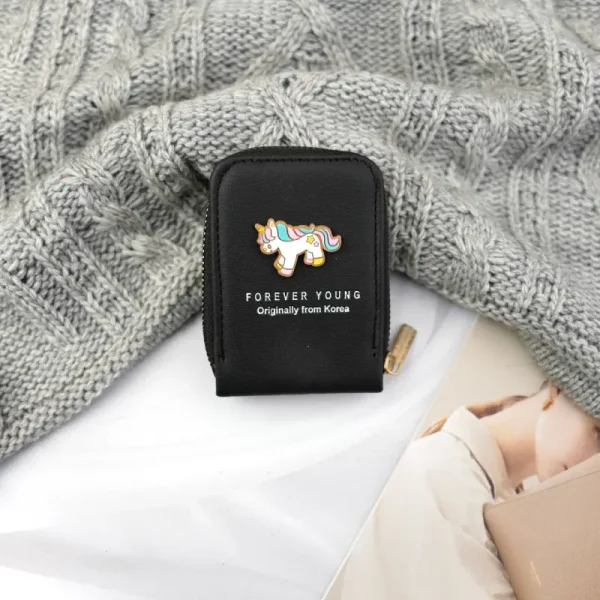 جاکارتی ایستاده دخترانه یونیکورن