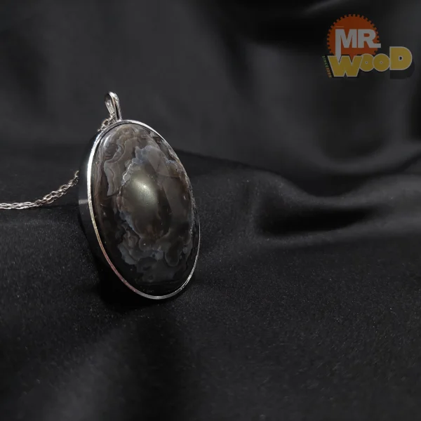 گردن آویزعقیق مشکی